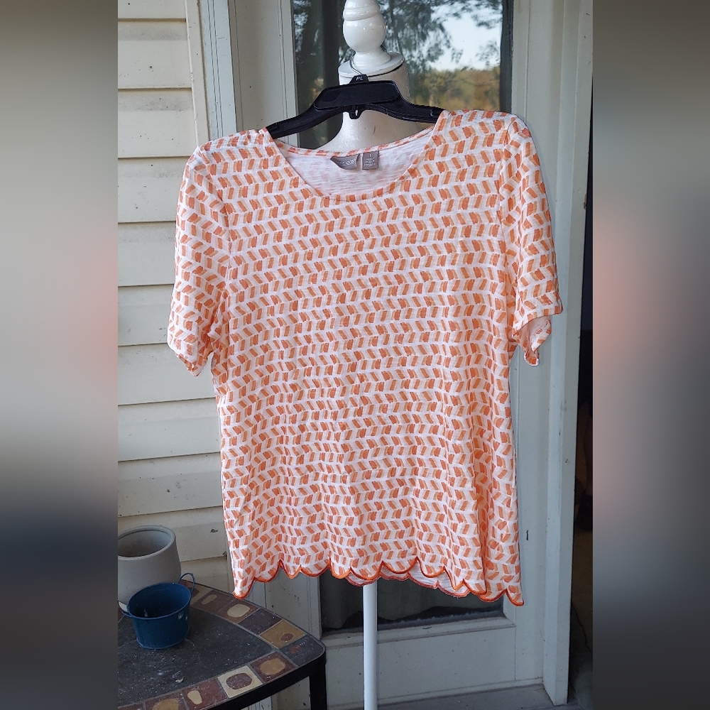 Pretty Womans White and Orange Top with scalloped hem Size 1 Chico's (Medium)
